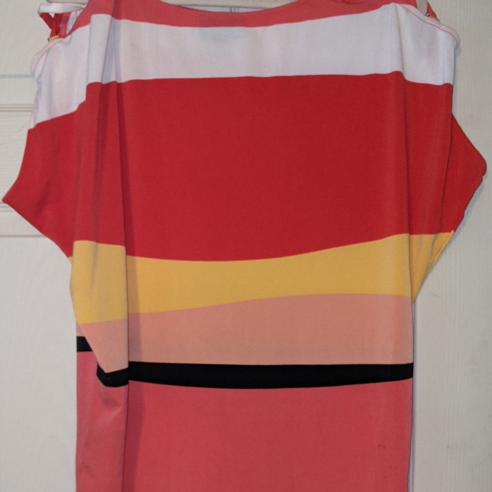 Bold Elements Cut Out Shoulder Top - image 5